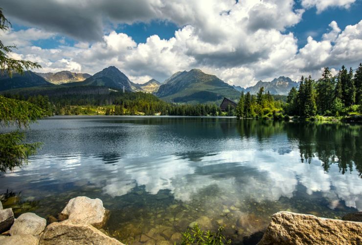 zobrazit detail snímku: Štrbské pleso v Tatrách.