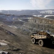 Greenpeace proti miliardářům – díl 1 - Blahobyt