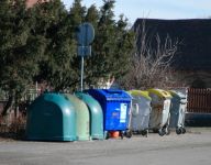 Jak vytvořit z PET lahve diamant
aneb
Největší hlouposti, které lidé dělají s recyklovatelným odpadem : Myslíte, že by šlo vyrobit z PET lahve diamant?…