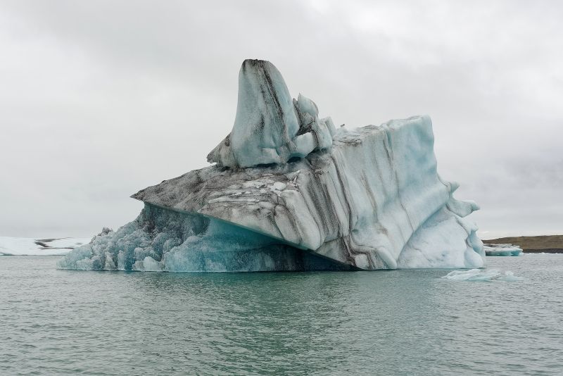 Ledovec na Islandu v laguně Jökulsárlón - klikněte pro zobrazení detailu