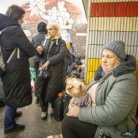 Úkryt v metru. - klikněte pro zobrazení detailu