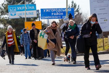 Ukrajinští uprchlíci na hranicích Ukrajiny a Slovenska. - klikněte pro zobrazení detailu