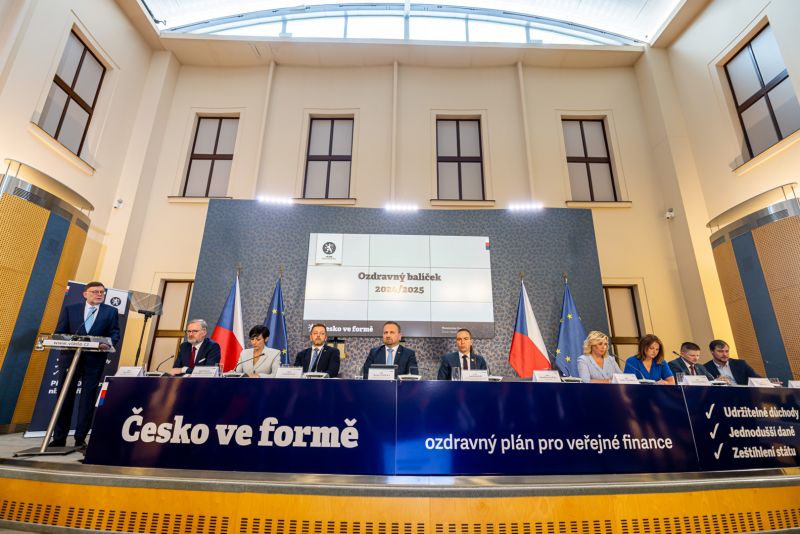 Tisková konference ke konsolidačnímu balíčku - klikněte pro zobrazení detailu