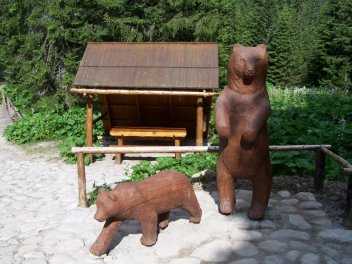 Drevěné medvedě - klikněte pro zobrazení detailu