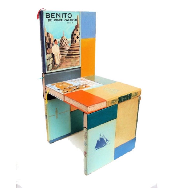 zobrazit detail snímku: Židle z knih